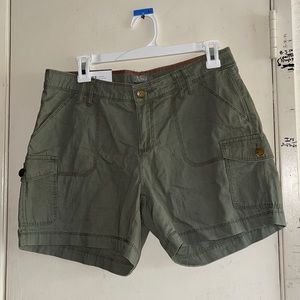 Natural Reflections green cargo shorts